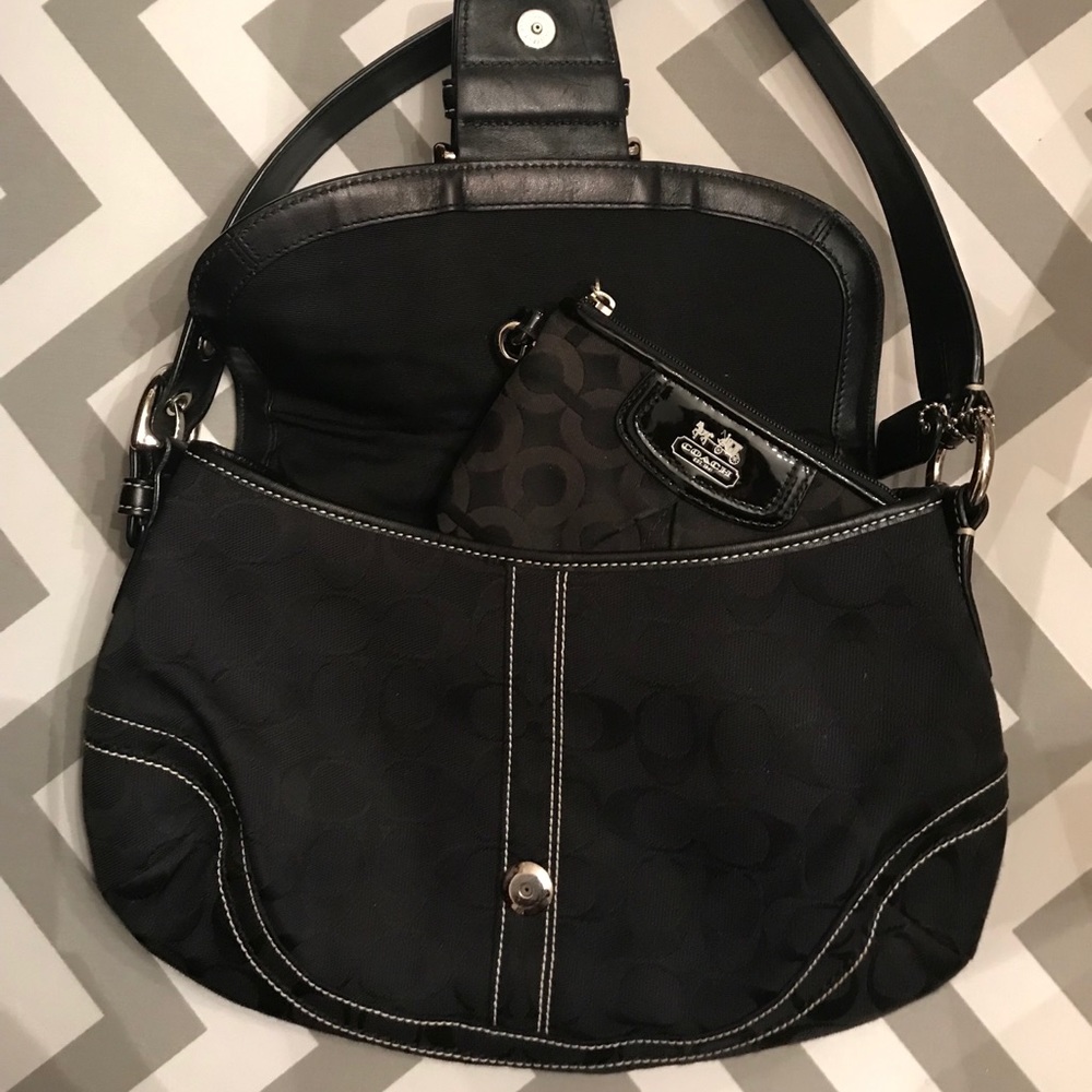 BUNDLE Coach Wristlet and Purse